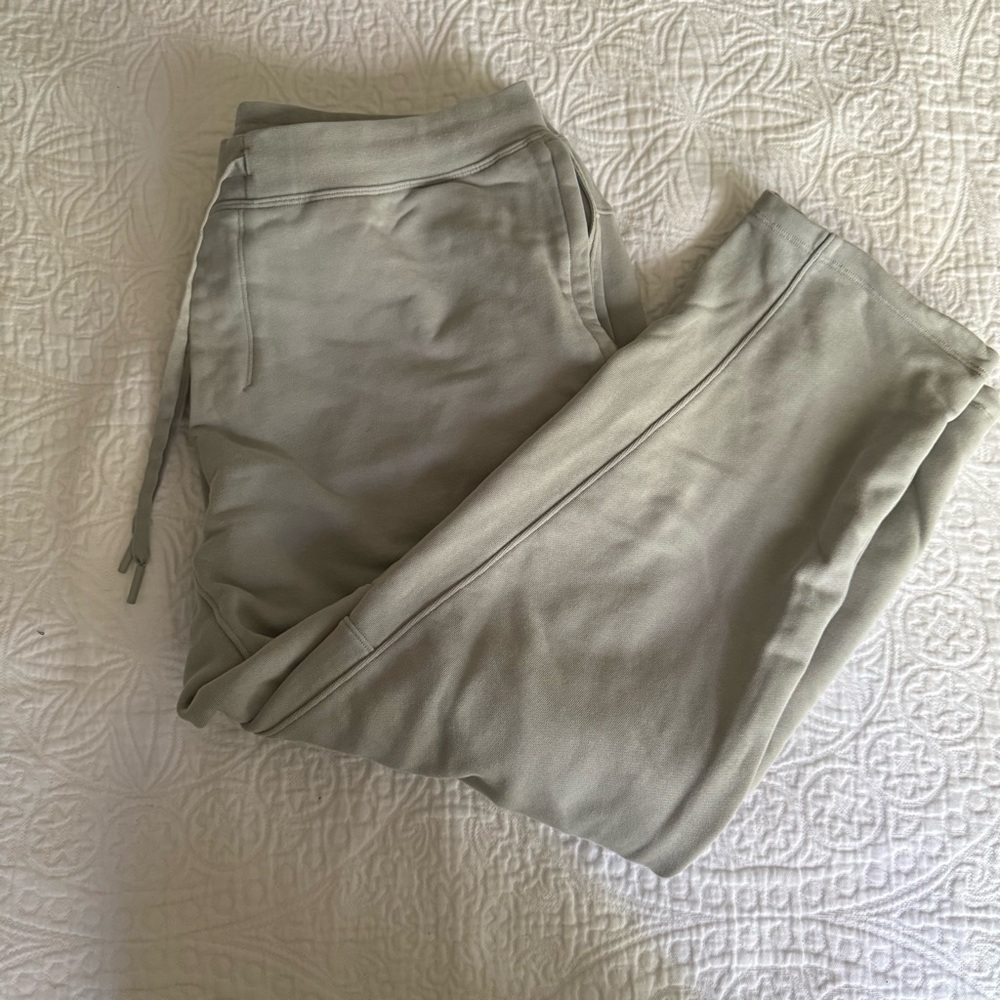 Lululemon Men’s Cropped Sweatpants Cinchable Cuffs Size L